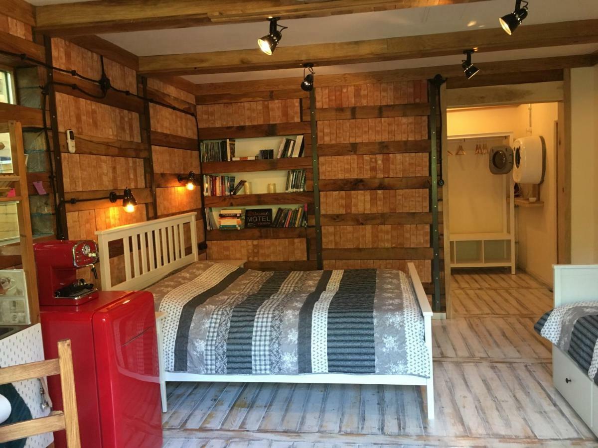 Bed and Breakfast Skay Loft à Braşov Extérieur photo